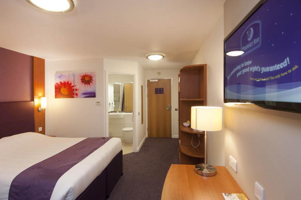 Premier Inn Hemel Hempstead Central Екстер'єр фото