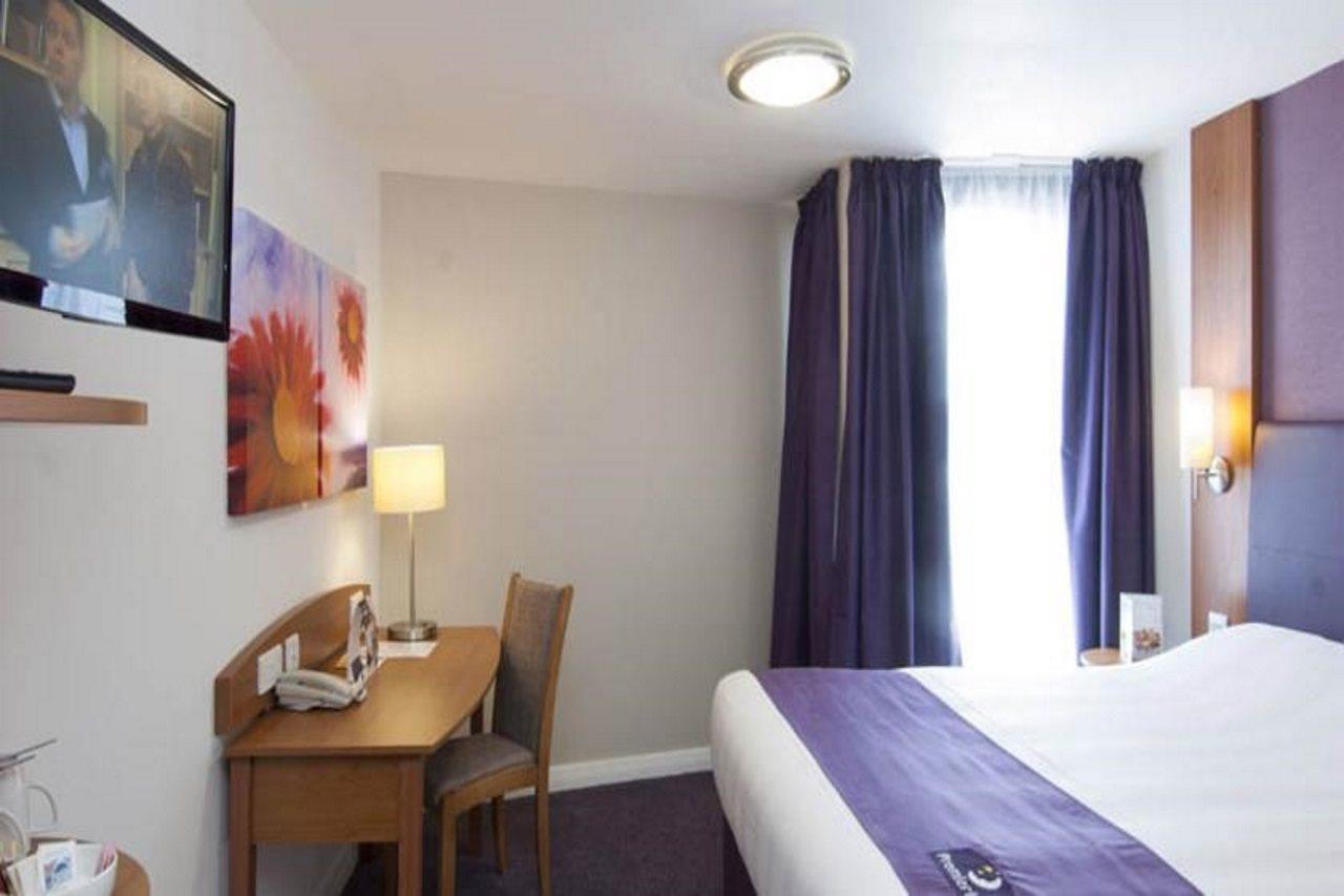 Premier Inn Hemel Hempstead Central Екстер'єр фото