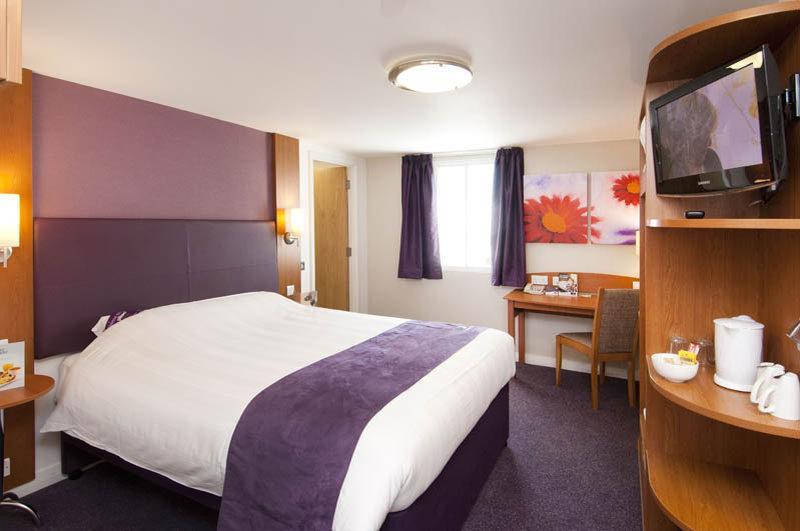 Premier Inn Hemel Hempstead Central Екстер'єр фото